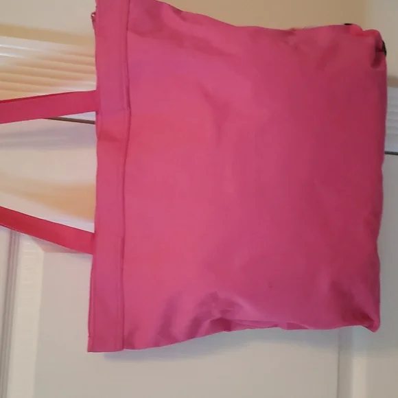 Pink Disney Princess Weekend bag - Picture 7 of 9